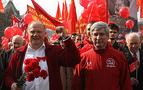 Moskova'da Kızıl Bayraklarla 1 Mayıs kutlaması
