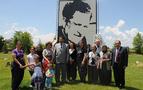 Nazım Hikmet temsili mezarı başında anıldı
