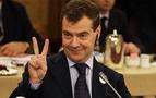Medvedev: Türkiye'ye domates yasağı devam edecek