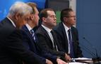 Medvedev: Dünya korumacı ekonomiye gidiyor, tedbir alacağız