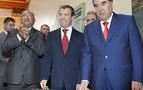 Medvedev Tacikistan’da düğmeye bastı