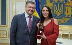 Poroşenko, Jamala’ya Ukrayna Halk Sanatçısı nişanı verdi - VİDEO