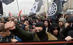 Binlerce ırkçı Rusya’da göçmenlere karşı yürüdü