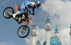 Kazan’da motorculardan nefes kesen şov