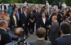 Medvedev ve Putin ekipleri ile değişimi kutladı