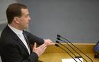 Medvedev: Kırım nedeni ile üçlü baskı altındayız