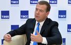 Medvedev: Rusya gelecek yıllarda yüzde 2-3 büyür