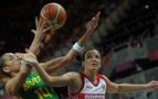 Londra’da, Rus kadın basketbol ve voleybolcular dolu dizgin