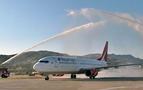 Charter ile Alanya'ya gelen Rus turistler böyle karşılanıyor