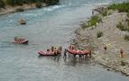 Rus sporcuların Anyalya'da rafting keyfi