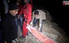 Kaza yapan Rus bayan motosikletçi arabanın altında can verdi