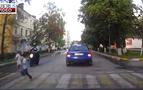 Motorun çocuklara çarptığı kaza kamerada