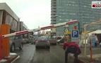 Kafasına otopark giriş bariyeri çarptı, internette tıklama rekoru kırdı