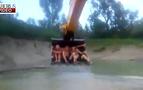 Rus köylülerin “aqua park” eğlencesi kamerada