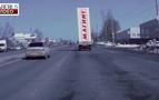 Rusya’da trafikte kamyonetten tabela fırladı 