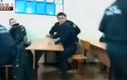 Rus öğrencilerden uyuyan arkadaşlarına komik şaka