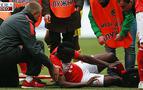 Maçta sakatlanan Emenike dizinden ameliyat olacak