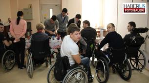 Türk-Rus Kültür Merkezi'nden engellilere ebru terapi