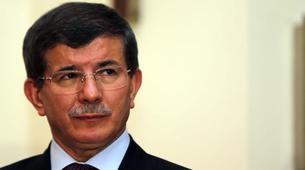 Davutoğlu: Rusya'dan gönderilen kargonun tartışılacak tarafı yok