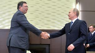 Putin: Petrol fiyatları 2015’in ilk çeyreğinde dengelenir