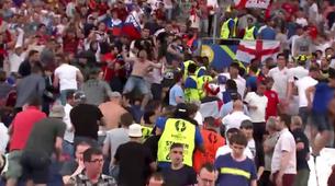 UEFA, taraftar kavgası nedeniyle Rusya Futbol Birliği'ni disipline sevk etti - VİDEO