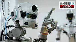 Rus robot ‘FEDOR’ silah kullanmayı öğrendi