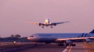 Rus pilotlar pistteki uçağı görünce inmekten son anda vazgeçti - VİDEO