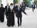 Putin'den yolda yürüyen güvercine 'selam'
