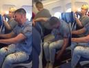 Moskova-Antalya uçağında kanlar içinde kalan yolcu panik yarattı - VIDEO