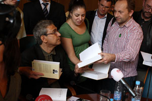 Pamuk’tan suikast iması