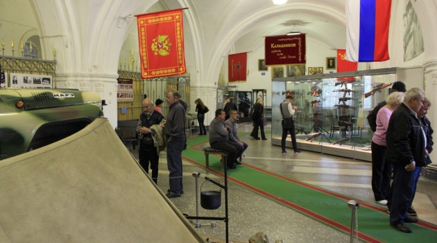Kalaşnikof’un özel koleksiyonu St. Petersburg'da görücüye çıktı