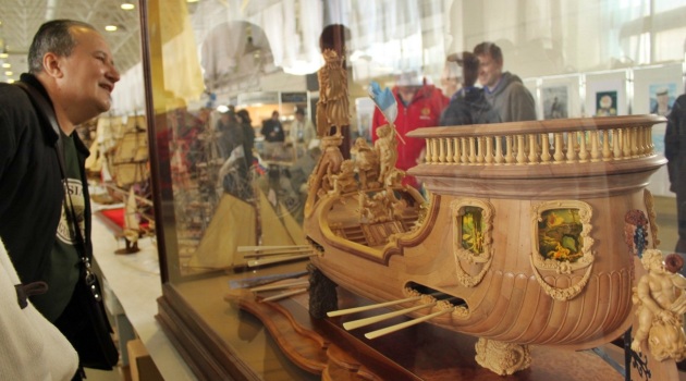 Üniversiteli öğrenciler St. Petersburg’da maket gemilerle yarıştı