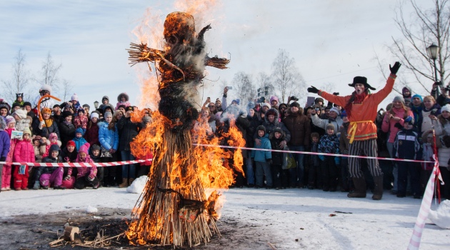 Rusya'da Maslenitsa şenlikleri başladı