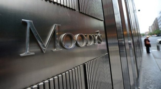 Moody’s, Ukrayna krizi nedeni ile Rusya’nın notunu düşürdü