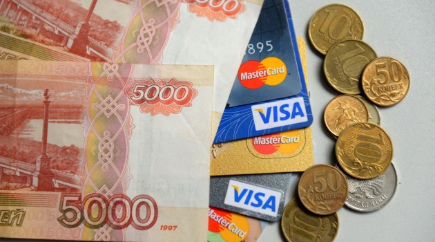 Rusya doları frenleyemiyor, 42 rubleye dayandı