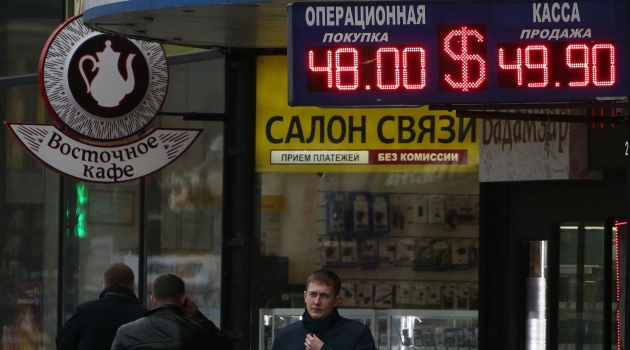 Petrol 77 dolara düştü, dolar yeniden fırladı