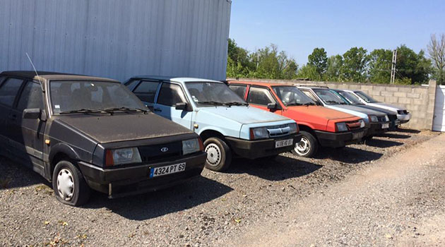Fransa'da Lada'nın terk edilmiş oto galerisi bulundu
