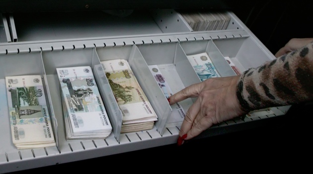 Rusya bütçesi yaptırımlara rağmen 19 milyar dolar fazla verdi