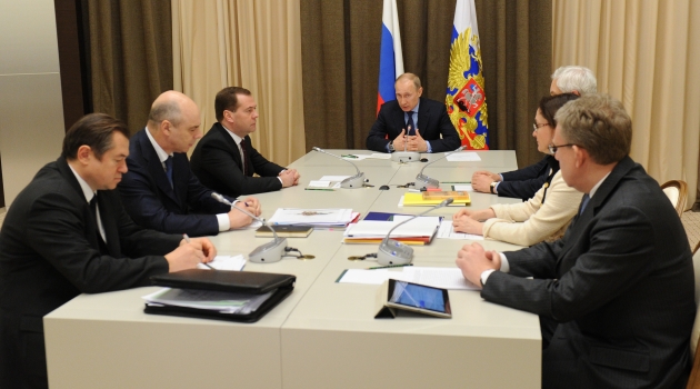 Putin ekonomiyi eleştirdi: Büyüme rakamları tatmin edici değil