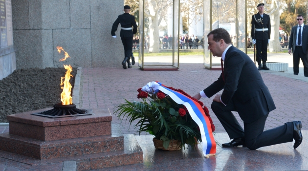 Medvedev: Kırım’a uçak biletleri Türkiye’den ucuz olmalı