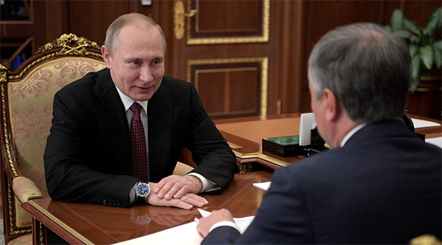 Rusya vatandaşı olmak isteyenler için Putin'den ilginç teklif: Yemin etsinler