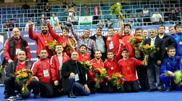 Türk güreş takımı Moskova'da şampiyon oldu