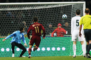 Medvedev, Rusya’nın 2-1’lik zaferini ayakta alkışladı