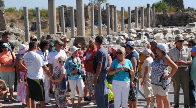 Antalya'ya giden Rus turist sayısı yüzde 5 arttı
