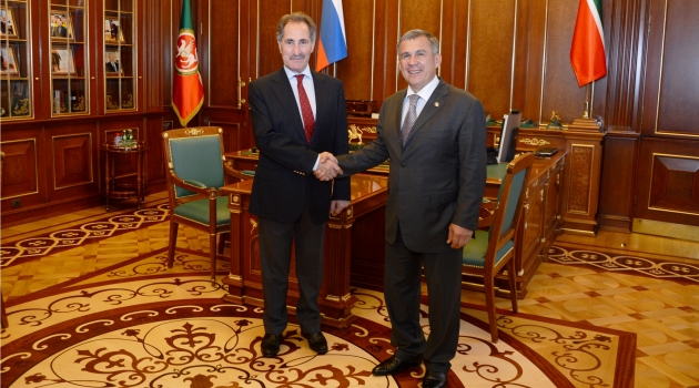 Bakan Günay, Kazan’da turizm fuarına katıldı; Tataristan Cumhurbaşkanı Minnihanov’la görüştü