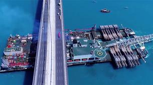 Türk Akımı için boru döşeyecek gemi İstanbul Boğazı'ndan geçti
